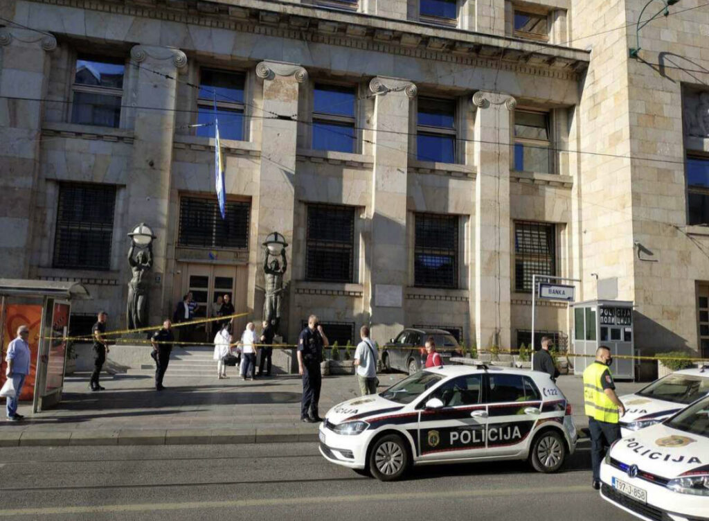 2D556BD3 2320 4D0E 9951 1247E48FAB83