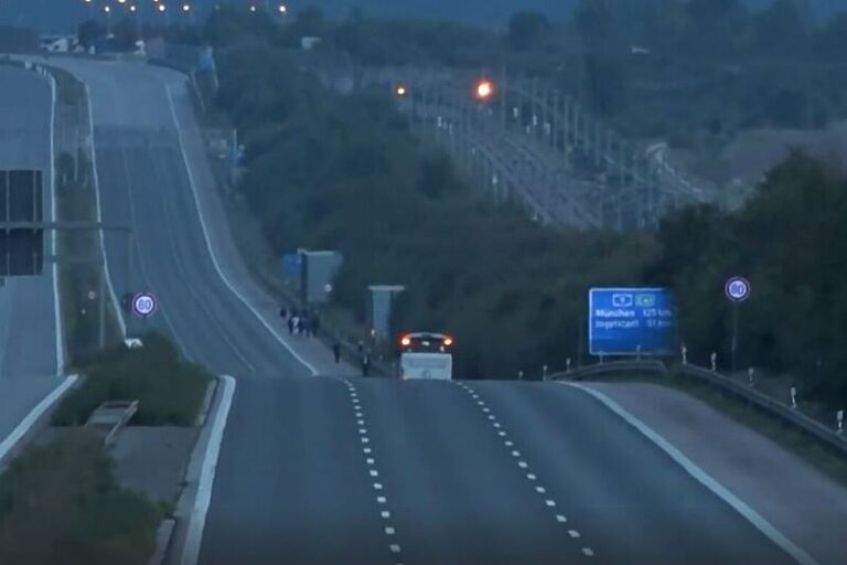 Drama u autobusu koji je iz Njemačke krenuo u Srbiju: Muškarac držao taoce, čule se i detonacije