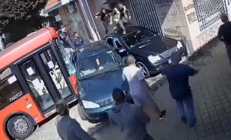 614dcc105d36e autobus