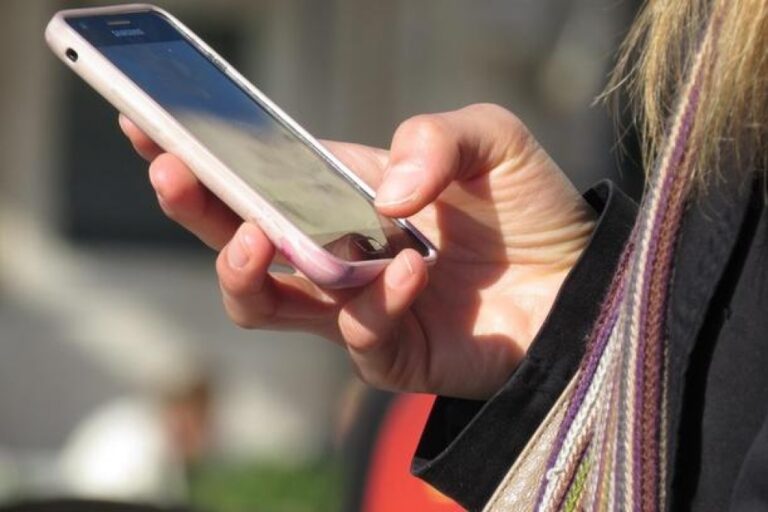 Upozorenje: Građanima stižu lažni SMS-ovi, kradu se lični podaci