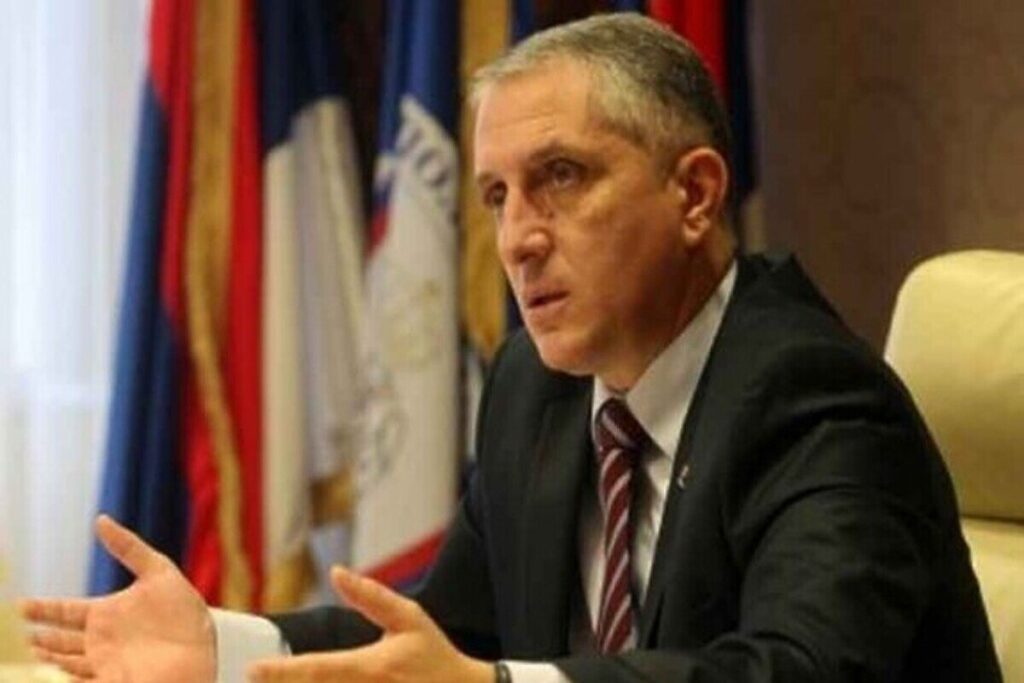 79ADFDB3 6BAE 4216 8102 A7336C23EBD4