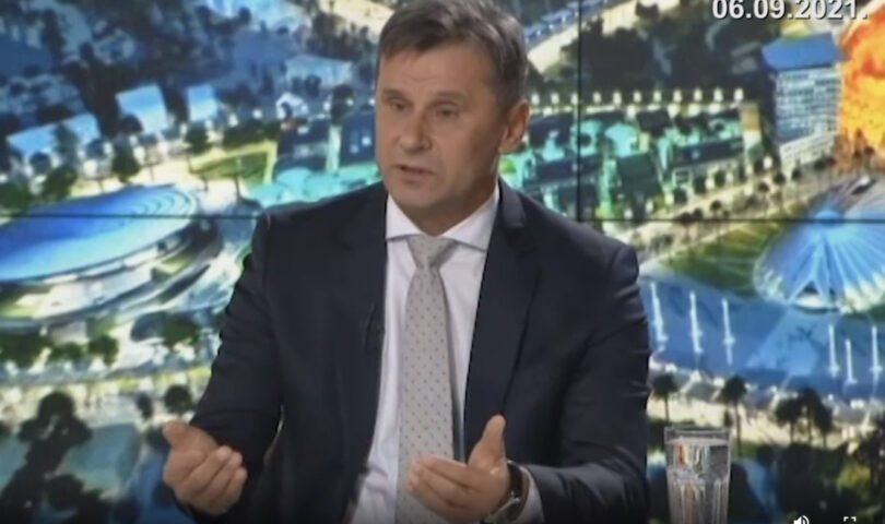 8FAC25FD 06F3 44D8 A392 960F67C78C4F