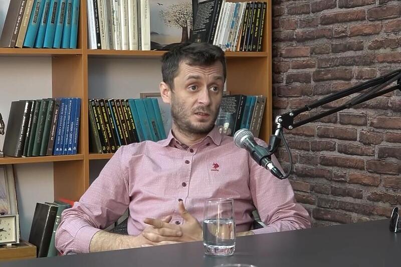 B527FCC5 3355 4D3E A50A 6E048B0229C7