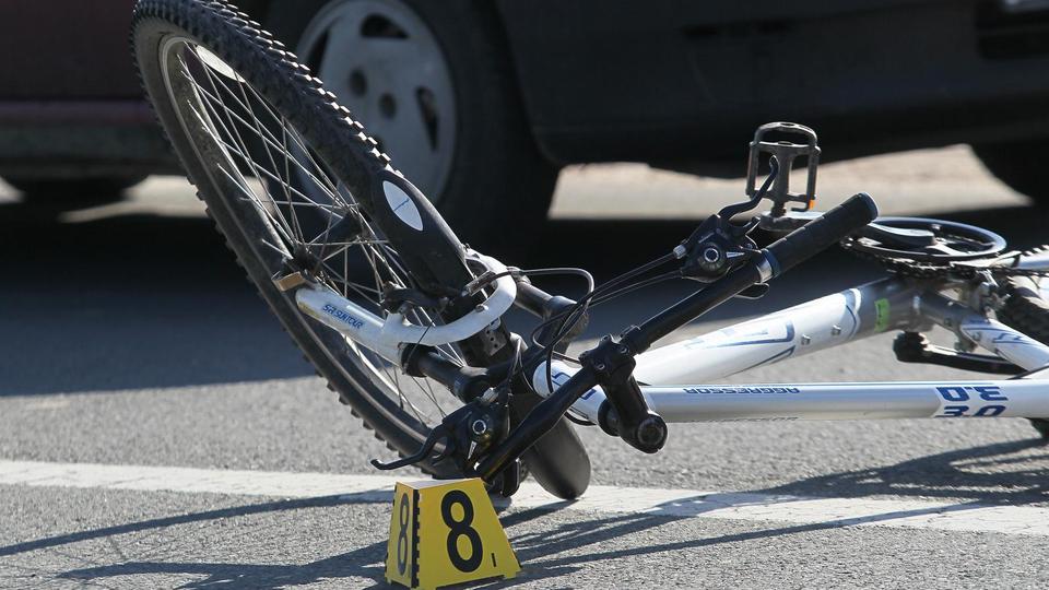 B5F8E6C0 3713 425E B3A1 B11F5657CE63