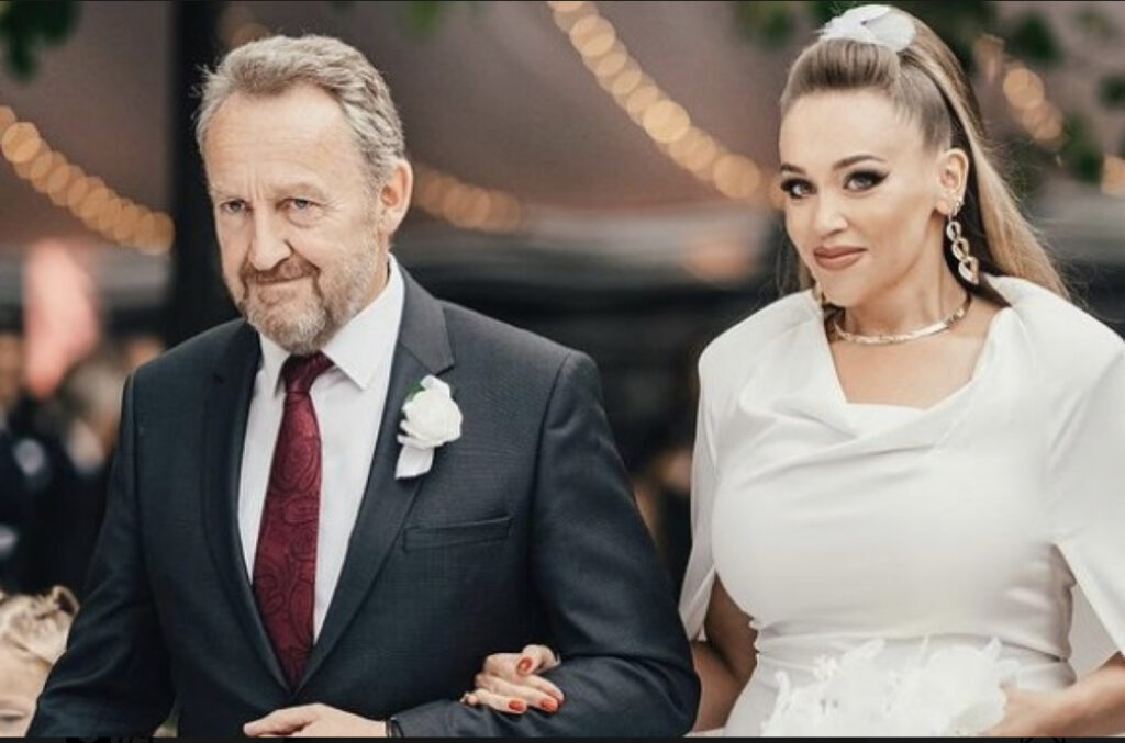 F4CAA201 F365 4F9C AA96 4D12D5D753F0