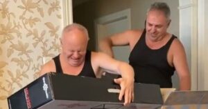 REAKCIJA ALENA SA SINDROMOM DOWN MOGLA BI VAS RASPLAKATI 2 696x366 1