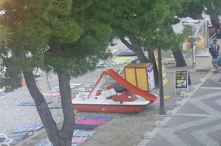 Lopov na hrvatskoj plaži za 2 mjeseca ukrao više od 5.000 KM od kupača