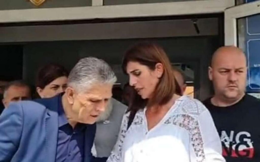 adela uciteljica nakon privodjenja fb sept5