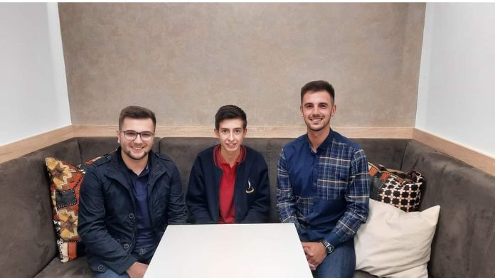 ahmed abdulah i harun 696x391 1