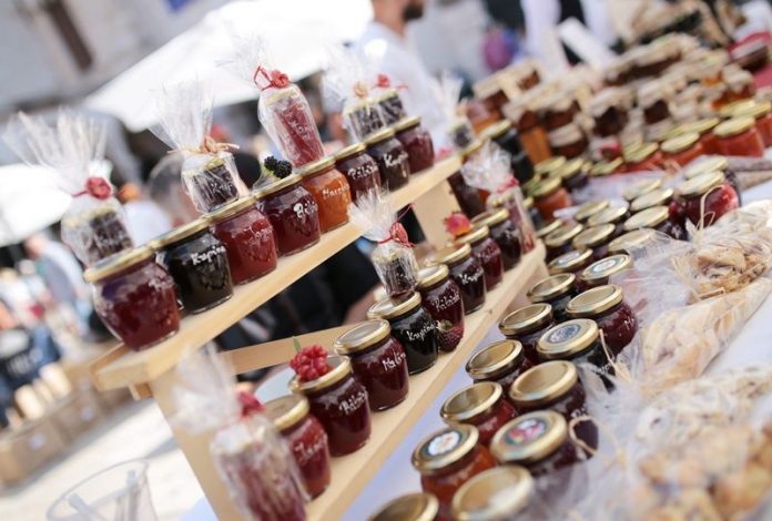 dzem pekmez marmelada3 696x470 1