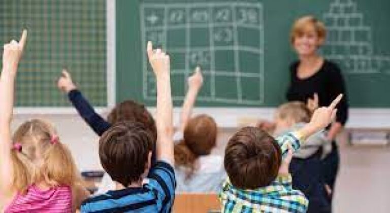 Pratite napredak djeteta, a ne samo ocjene: Sedam stvari za koje bi učitelji voljeli da ih roditelji znaju