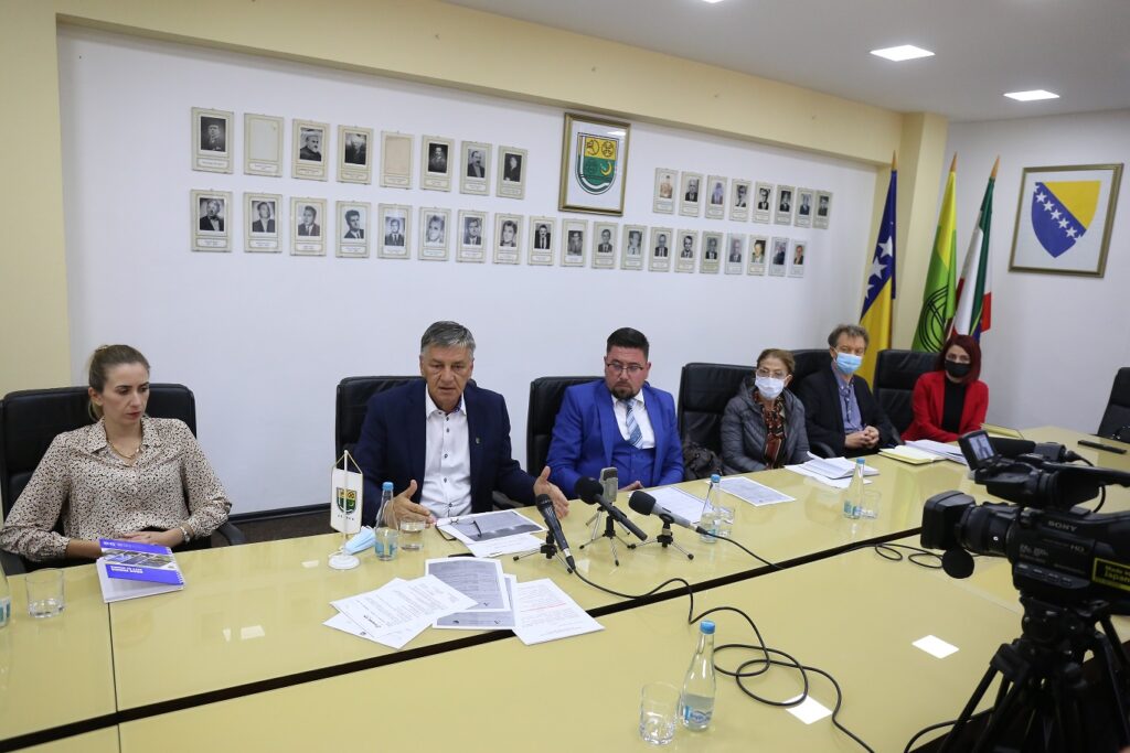 13EEEE7D 23F9 490F A5E3 9621901E33B6