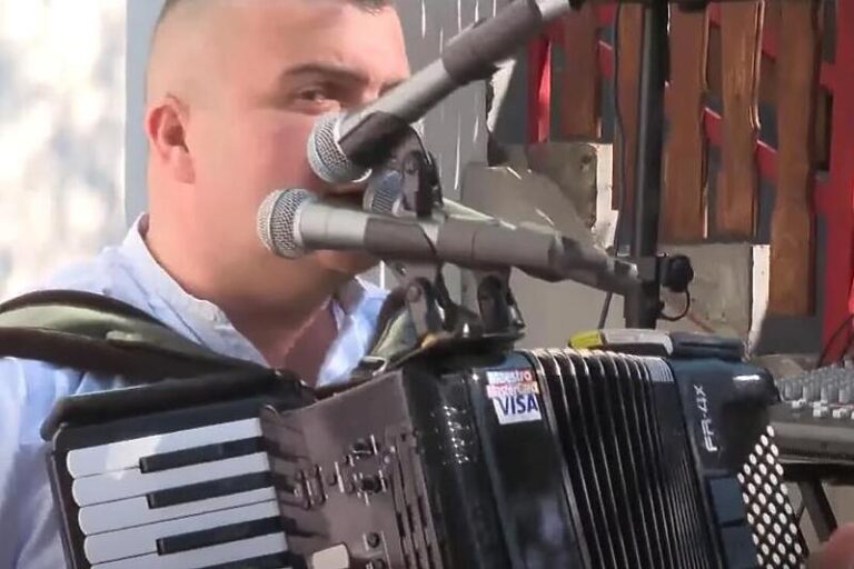 793A2576 5792 48D2 A95B 5C3024BC3794