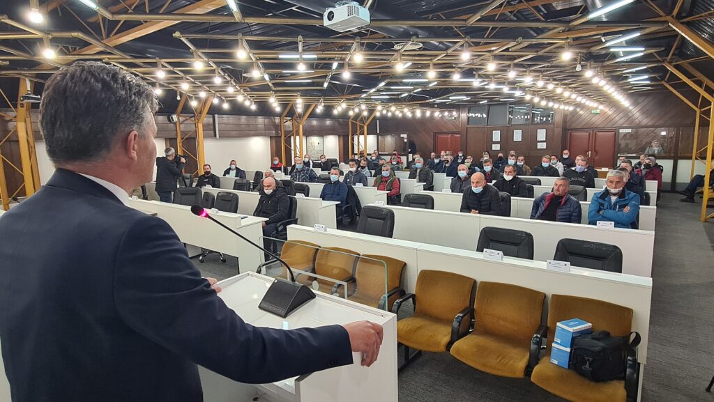 D42299BF 6DDA 471B A4F6 D96D2E87C8E4