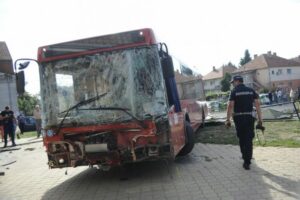 autobusom u djecije igraliste zemun kurir 24092021 2 696x464 1