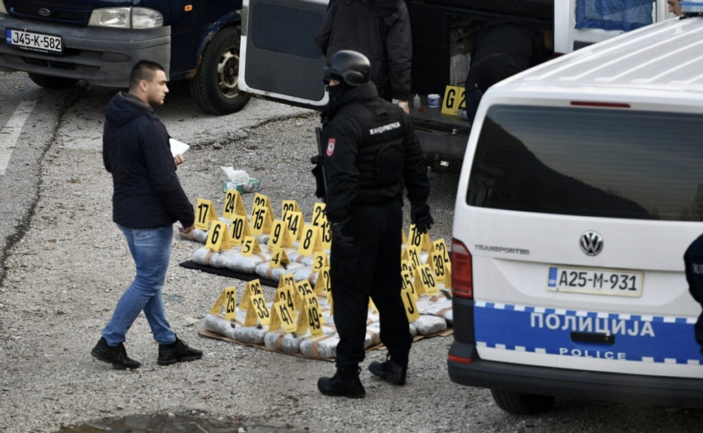 08CA65DE E5F0 4F3F 83BC 100B69FF998F