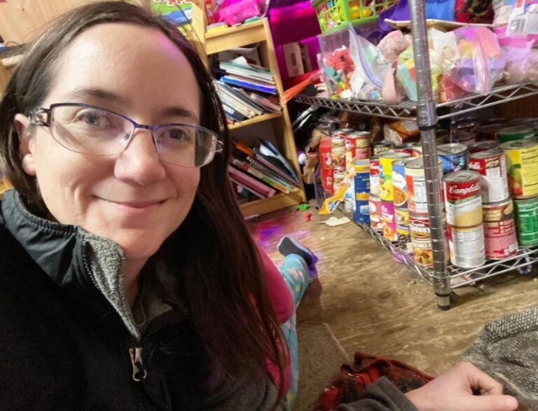 Porodica se 11 godina priprema za “sudnji dan”: Skupljaju zalihe hrane, kopaju bunar…