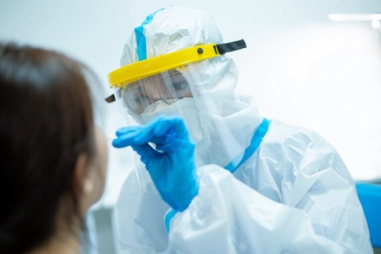 Otkrivena nova varijanta koronavirusa: Britanski virolog tvrdi da ima “stravičan” šiljasti protein