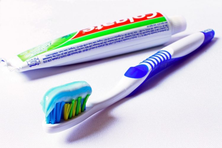 1636381297 toothbrush 685326 960 720 750x500 1