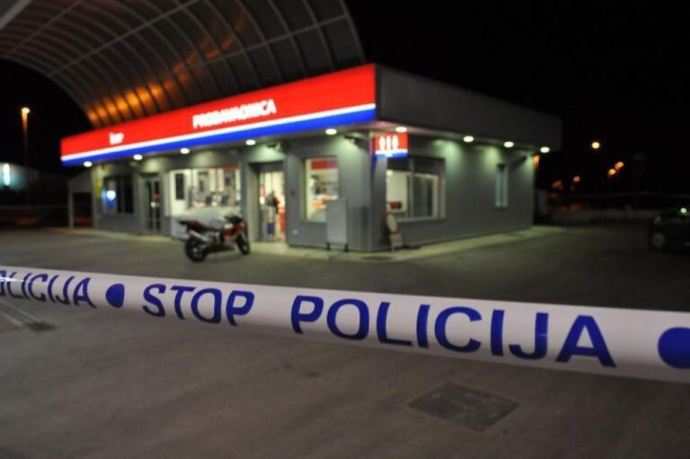 Razbojništvo kod Begovog Hana: Uz prijetnju pištoljem opljačkao pumpu