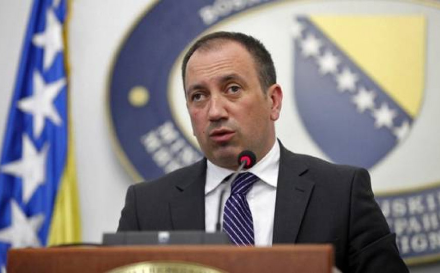 4B384AE3 67B4 48D7 9586 A1490EC13FBA