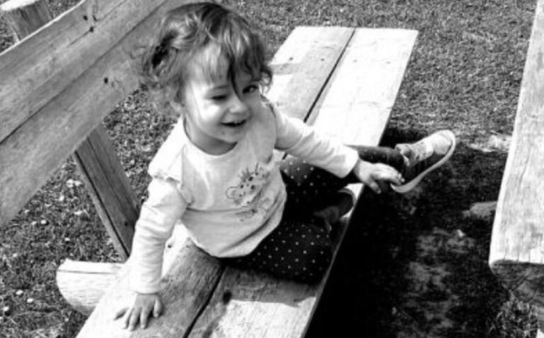 Nakon smrti djevojčice Džene: Ovaj status masovno se dijeli na društvenim mrežama