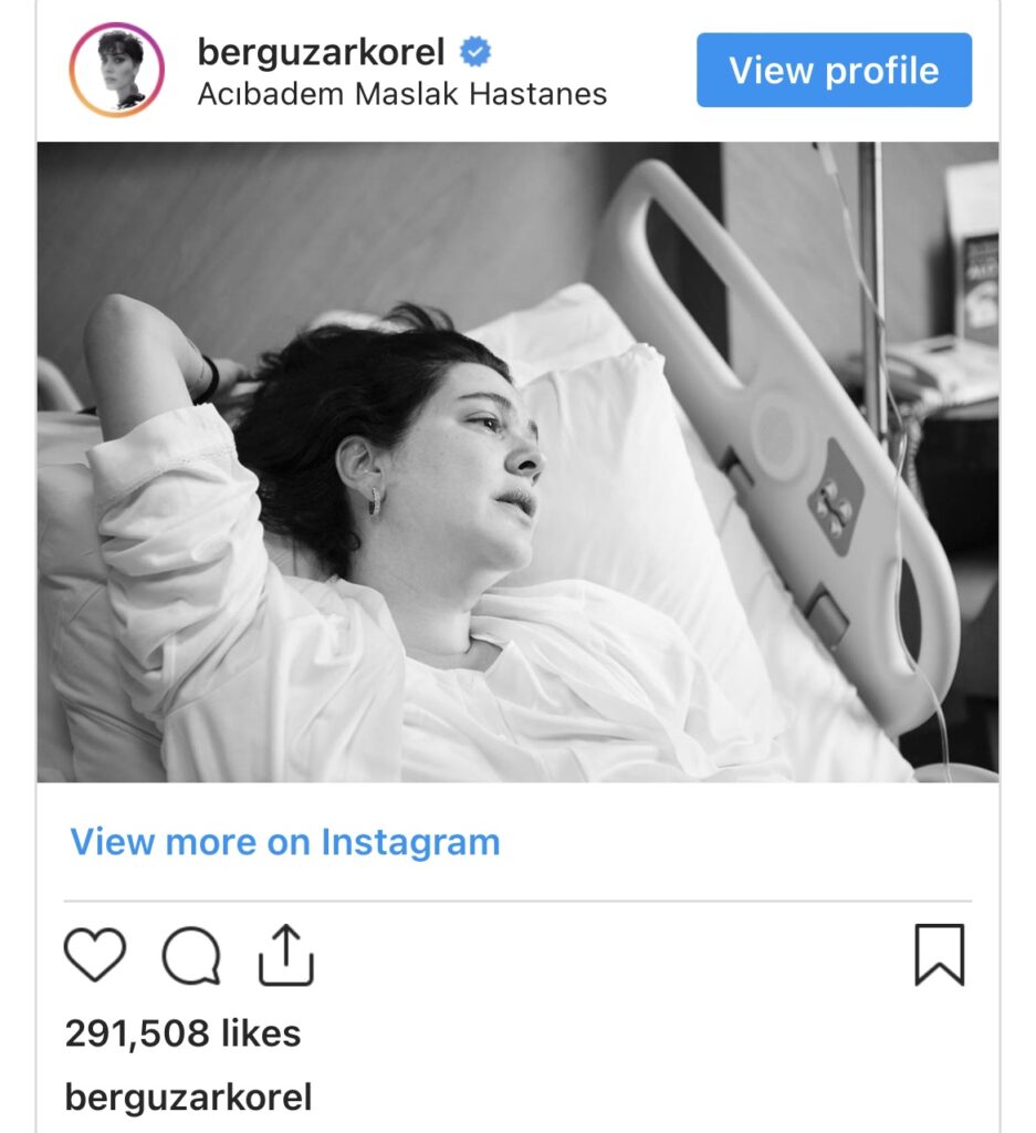 5F4D8FEF B1F2 49E6 A076 7D44944BF22A