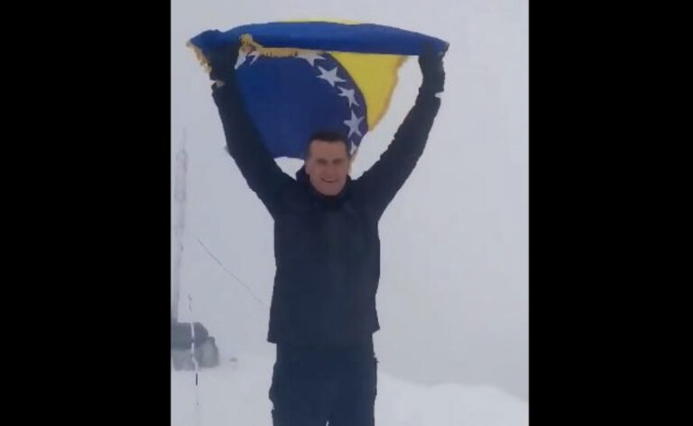 7AF3E4D1 0F5B 44C6 8BFC F37BD71B89EC