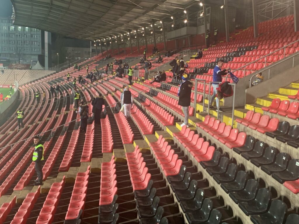 82DD15A0 B6E5 4852 9CA9 022A11F13FE7