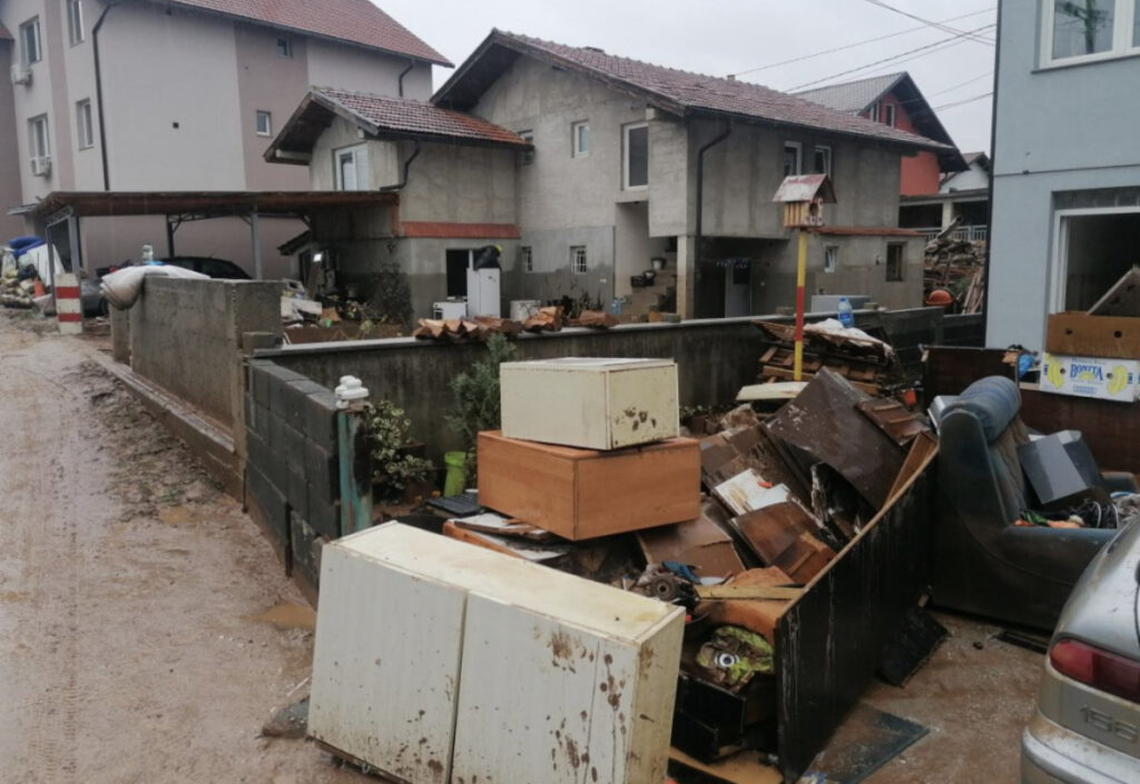 8CB76EB0 AA34 43A0 AC9B C91F2DC6A29F