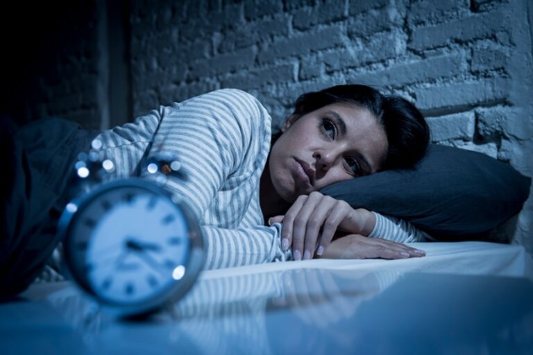 Često se budite između tri i četiri sata ujutro: Evo šta je uzrok i šta vam može pomoći da ponovo zaspite