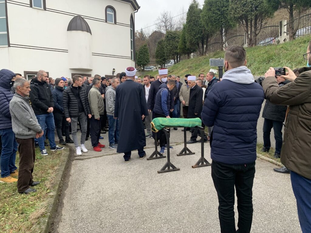 A30D04E0 FAE3 46A2 B2E4 C0026F63D330