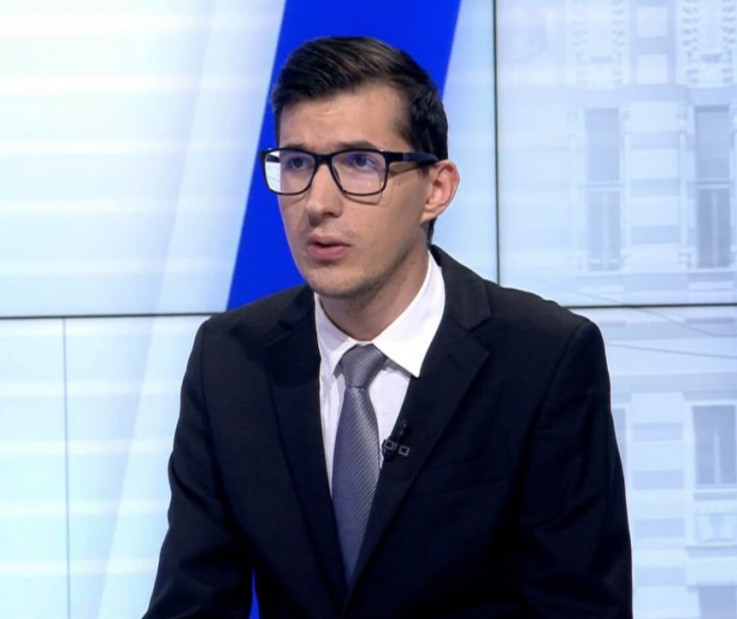 B8464749 E89A 4694 B4F5 E7683F9CD8EA