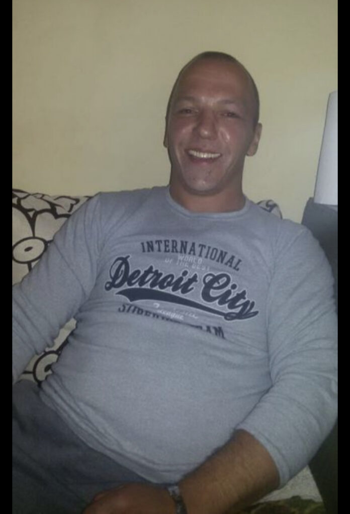 FBFE6FC0 A147 4B53 BC07 1FDDEE938D97 FBFE6FC0 A147 4B53 BC07 1FDDEE938D97