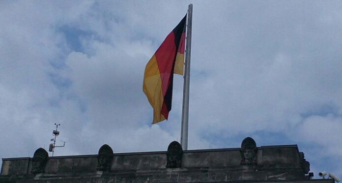 berlin njemacka zastava fena 1