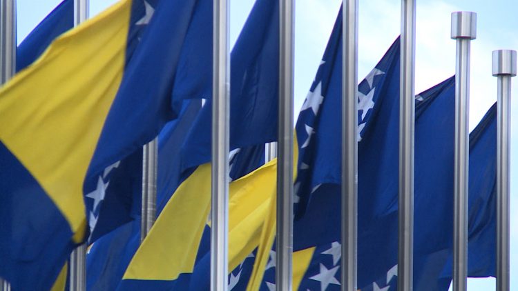 Odbijena inicijativa za uklanjanje nepropisno postavljenih zastava na graničnim prijelazima u BiH