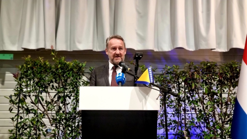 dc4c918ec1d6e16e4639e65a9b8e3ca0