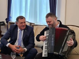 dodik harmonikas predsjednistvo pjesma snsd OKT18 RSA03