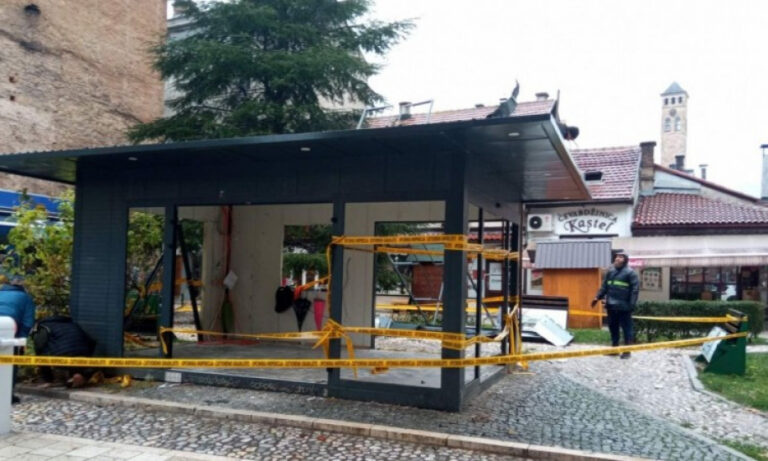 Uklonjen kiosk koji je koštao 250.000 maraka