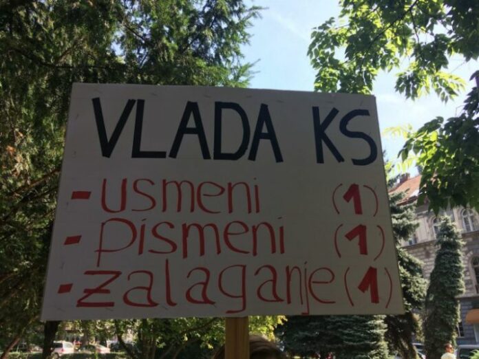 1639257381 1638171632 sindikat prosvjetari protest sarajevo 207762 768x576 750x563 1 1639257381 1638171632 sindikat prosvjetari protest sarajevo 207762 768x576 750x563 1