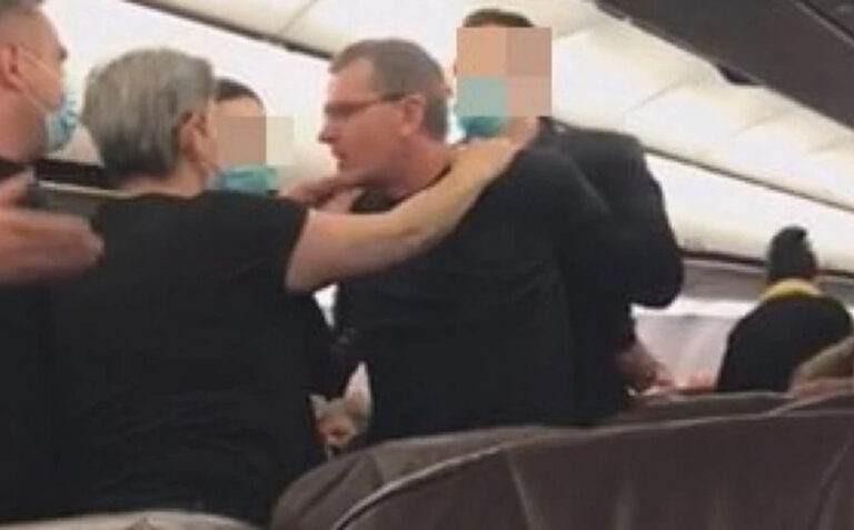 Ovo je muškarac koji je pravio dramu u avionu jer je sletio u Beograd, umjesto u Tuzlu