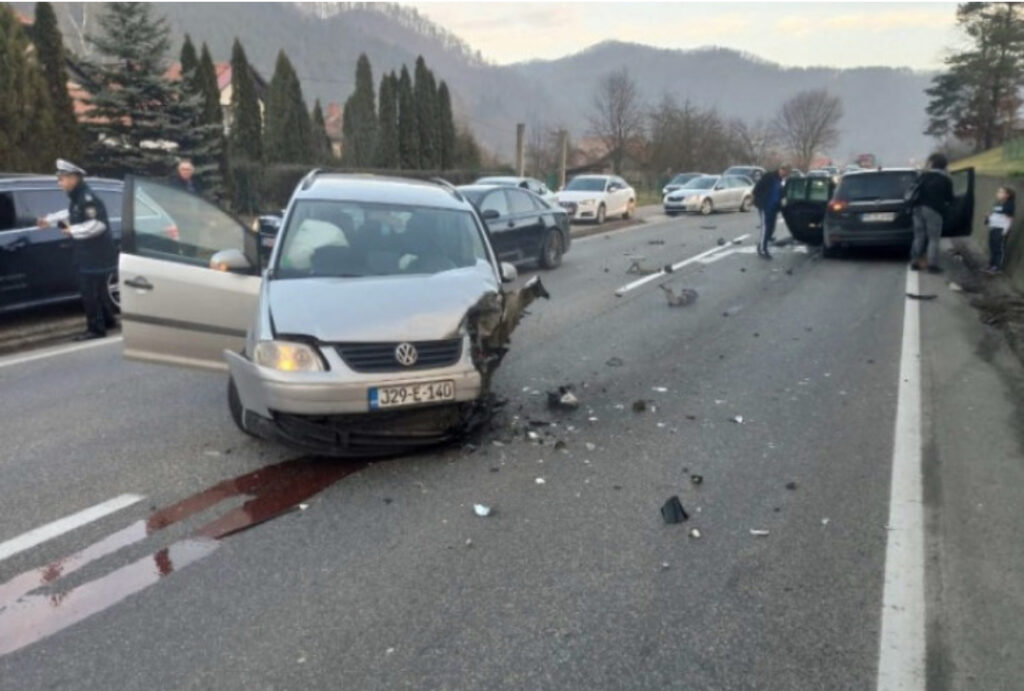 6E843D41 B18D 4BB4 9FC8 0C47235854C3