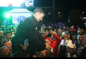 71158AA8 1E2F 4754 B15D 8136FF6D252A