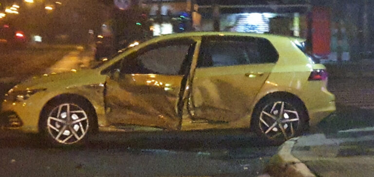 Nesreća u BiH: Na raskrsnici se sudarila dva automobila, Golf 8 uništen