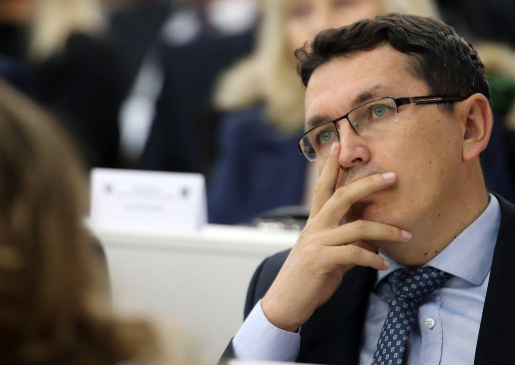 82BCF5C9 CC20 4E14 B845 916946754EAB