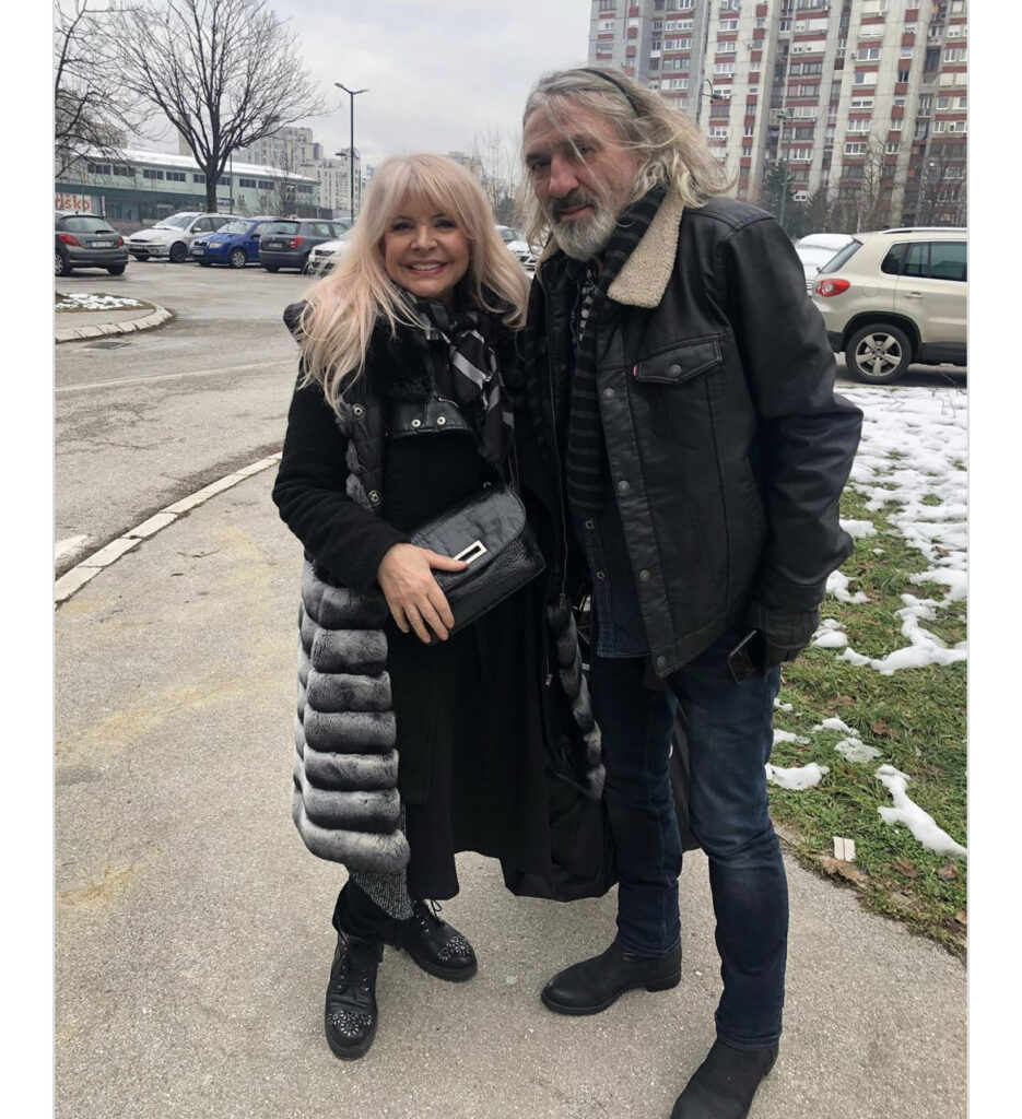 8EB58BE1 B00C 4374 A3EF DC86F1E3C154