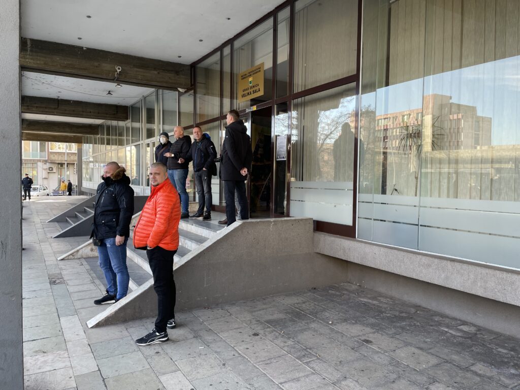 DC6B570C 550A 4B11 8205 E203B17542C0