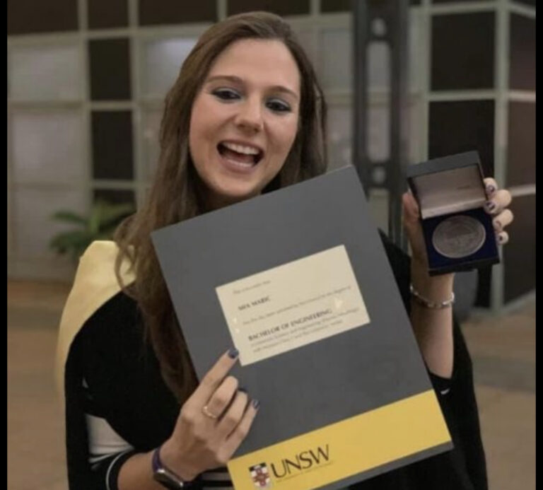 Mia Marić odbranila doktorat u Manchesteru i postala najmlađa doktorica nauka iz BiH