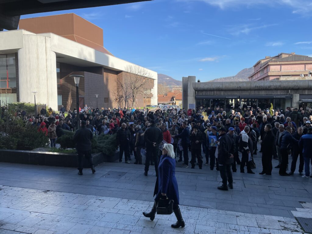 FF4370F0 4F14 4A9C BA3A A5D74A6C0B47