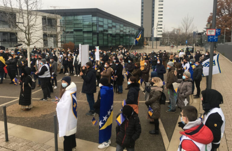 Bosanci protestirali u Bonu za jedinstvo BiH: Ne smiju se ponoviti devedesete